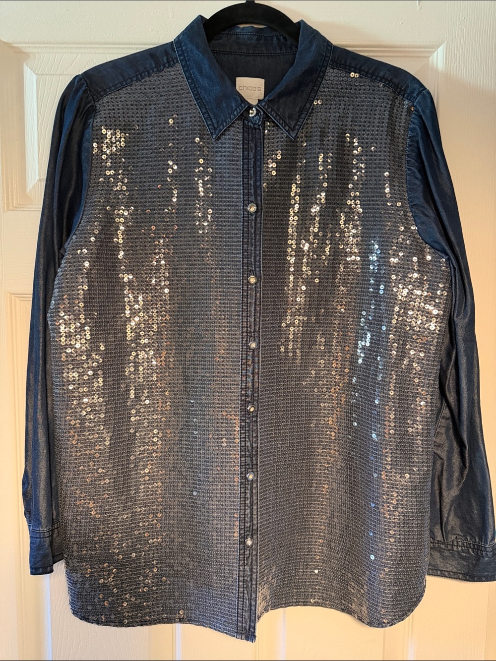 Chicos Blue Denim Front Sequin Button Up Blouse Top Size 2 Large 12-14
